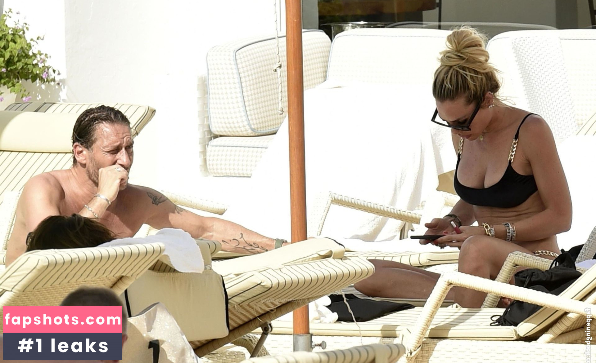 Ilary Blasi gallery photo #32