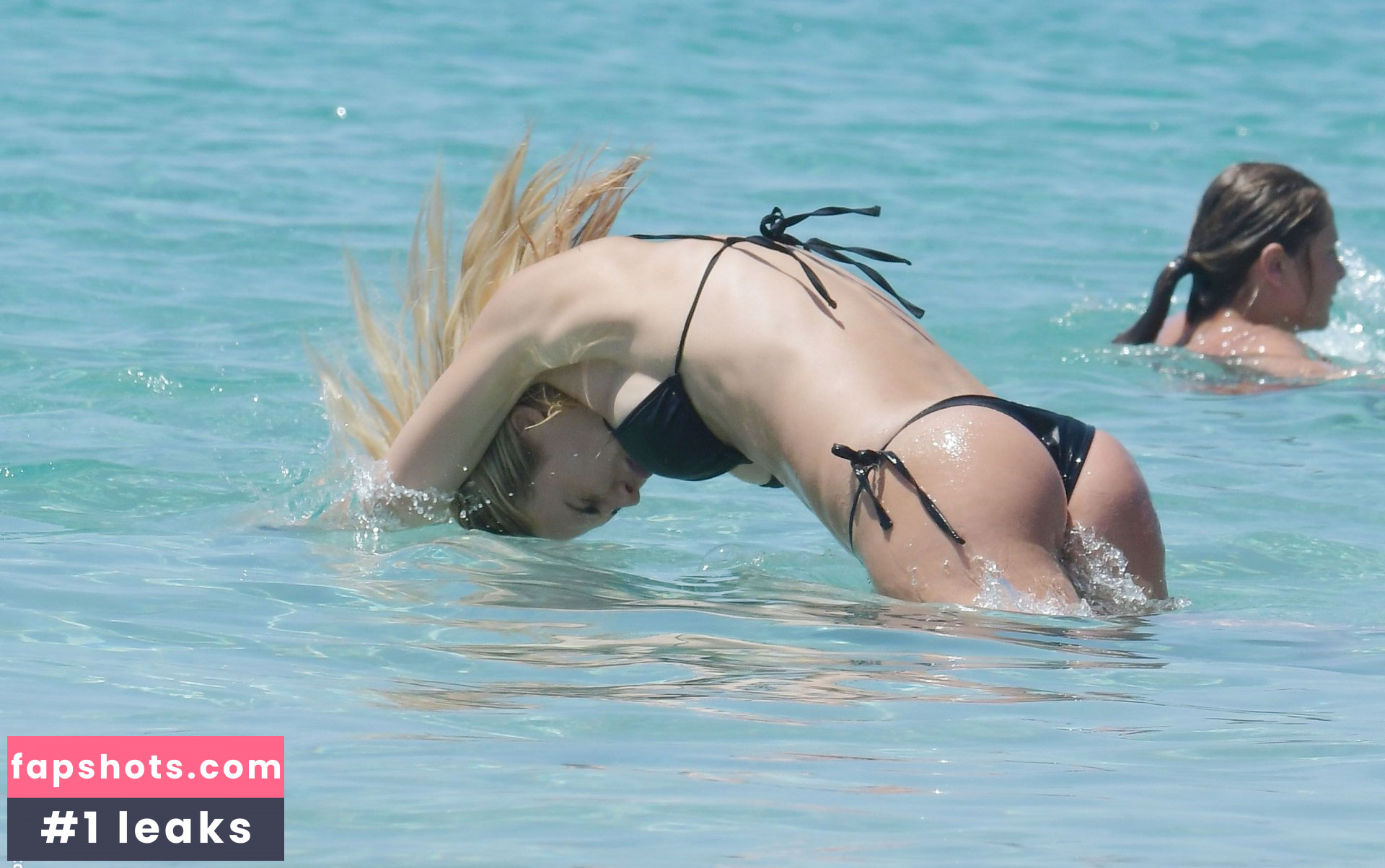 Ilary Blasi gallery photo #60