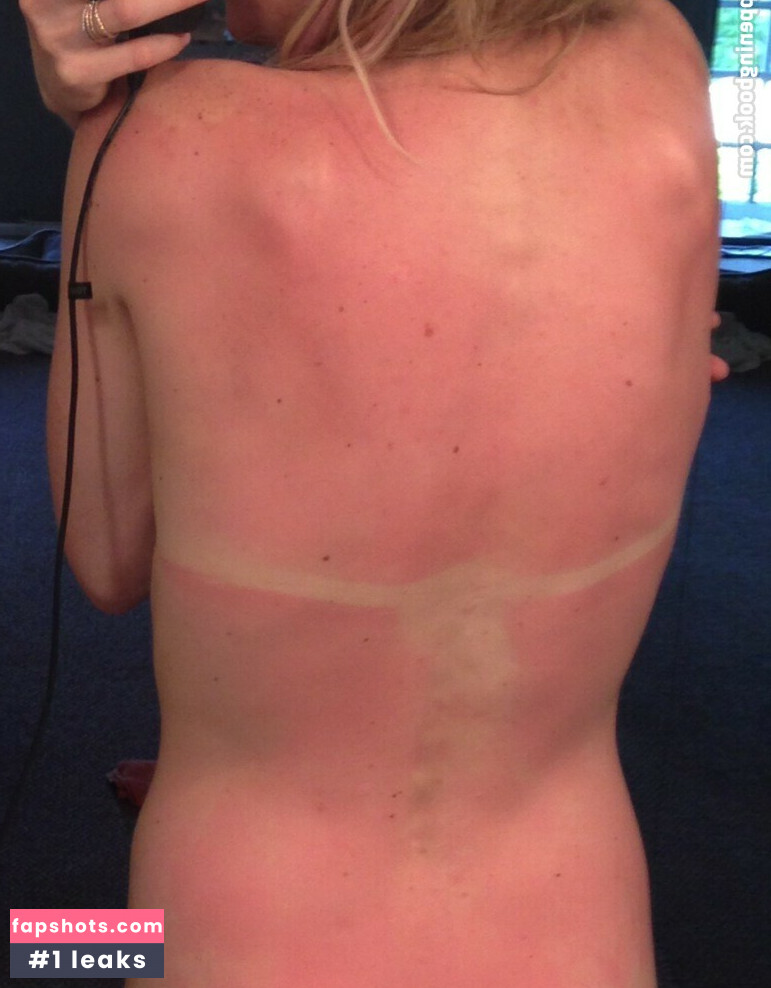 Iliza Shlesinger gallery photo #102