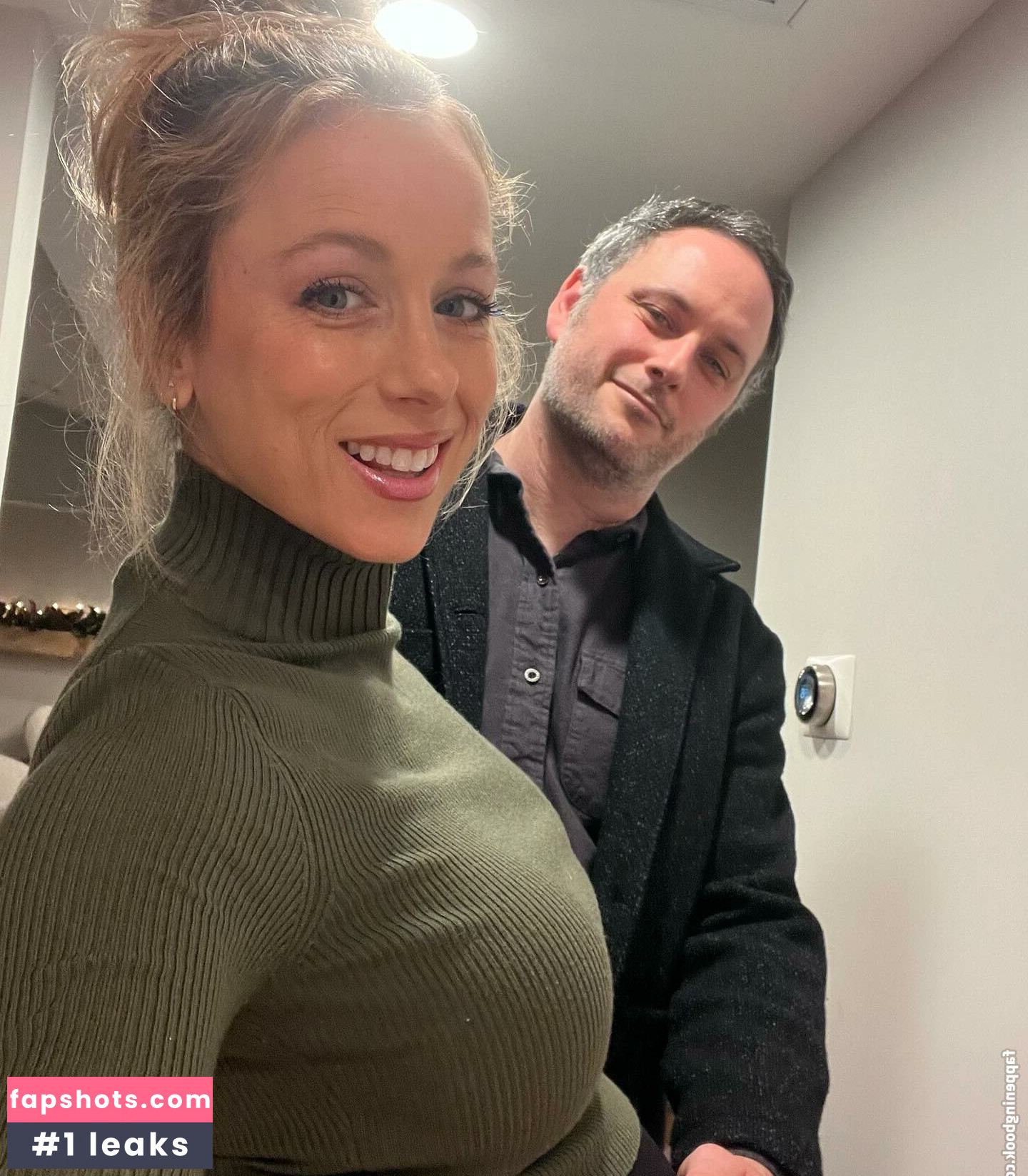 Iliza Shlesinger gallery photo #13