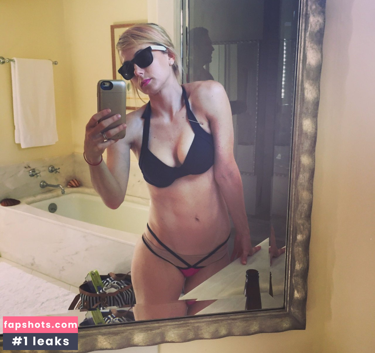 Iliza Shlesinger gallery photo #130