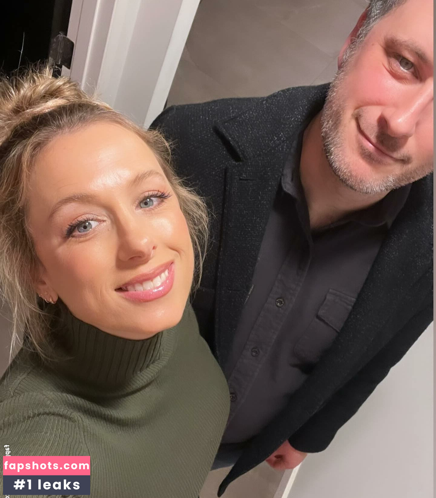 Iliza Shlesinger gallery photo #14