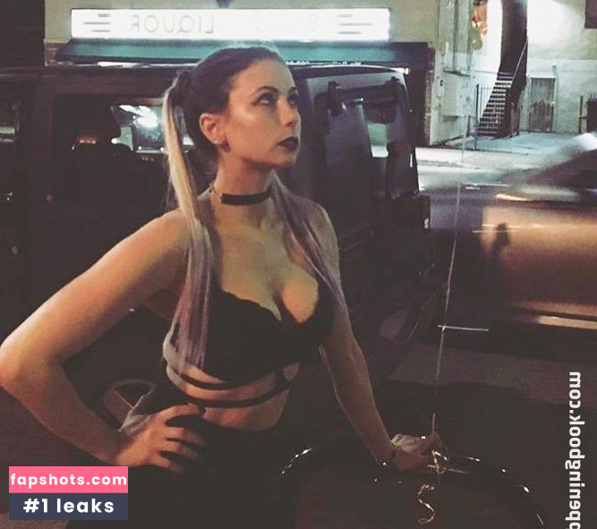 Iliza Shlesinger gallery photo #133