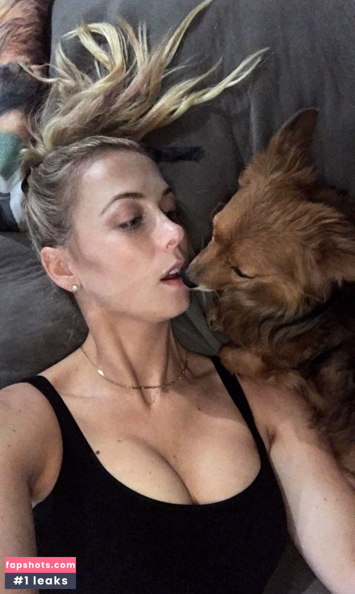 Iliza Shlesinger gallery photo #138