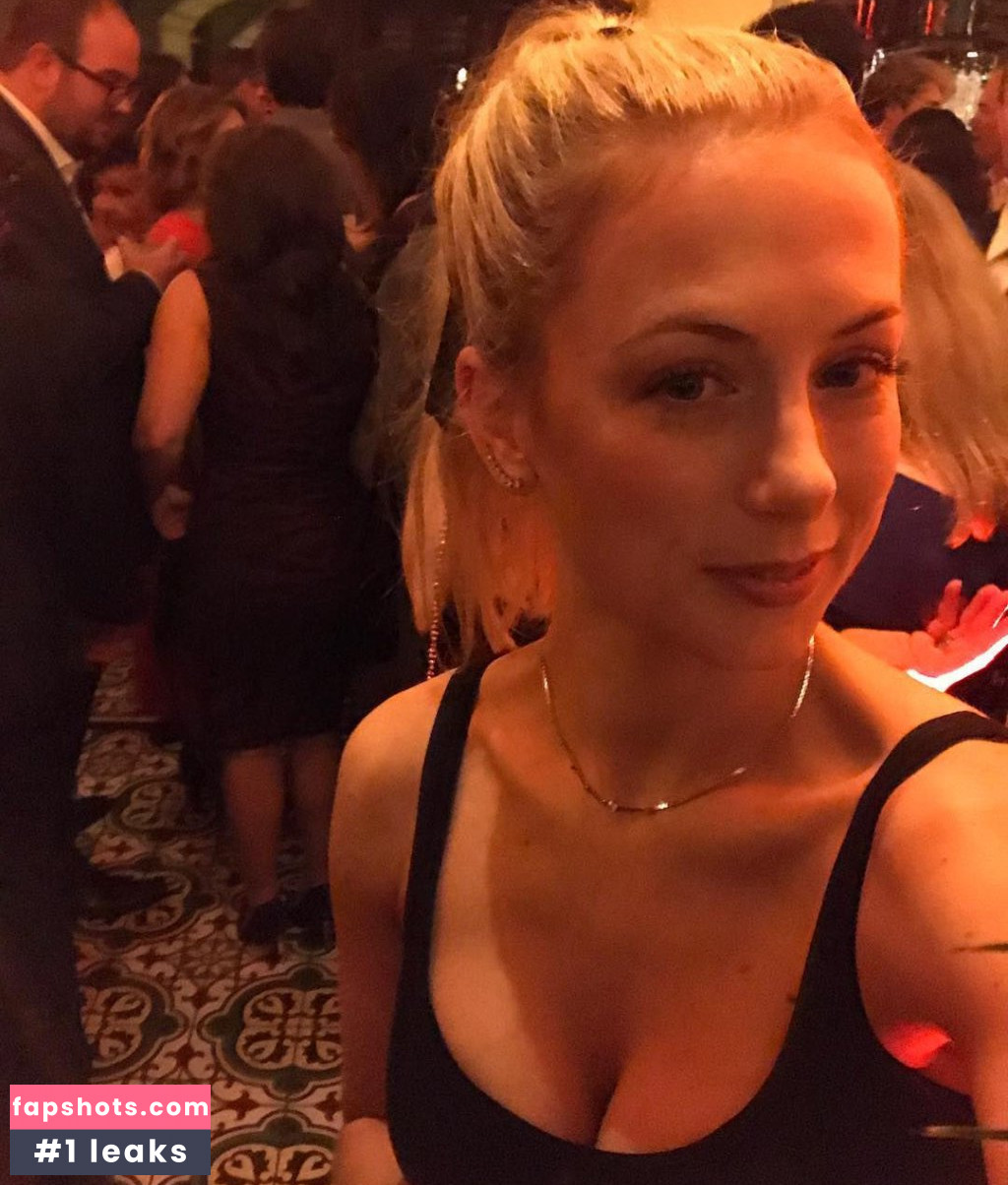 Iliza Shlesinger gallery photo #143