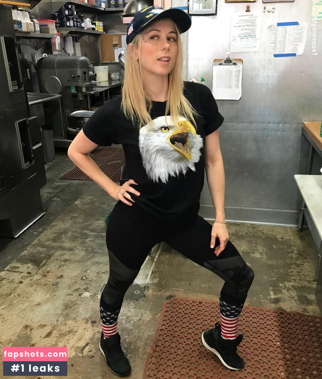 Iliza Shlesinger gallery photo #144