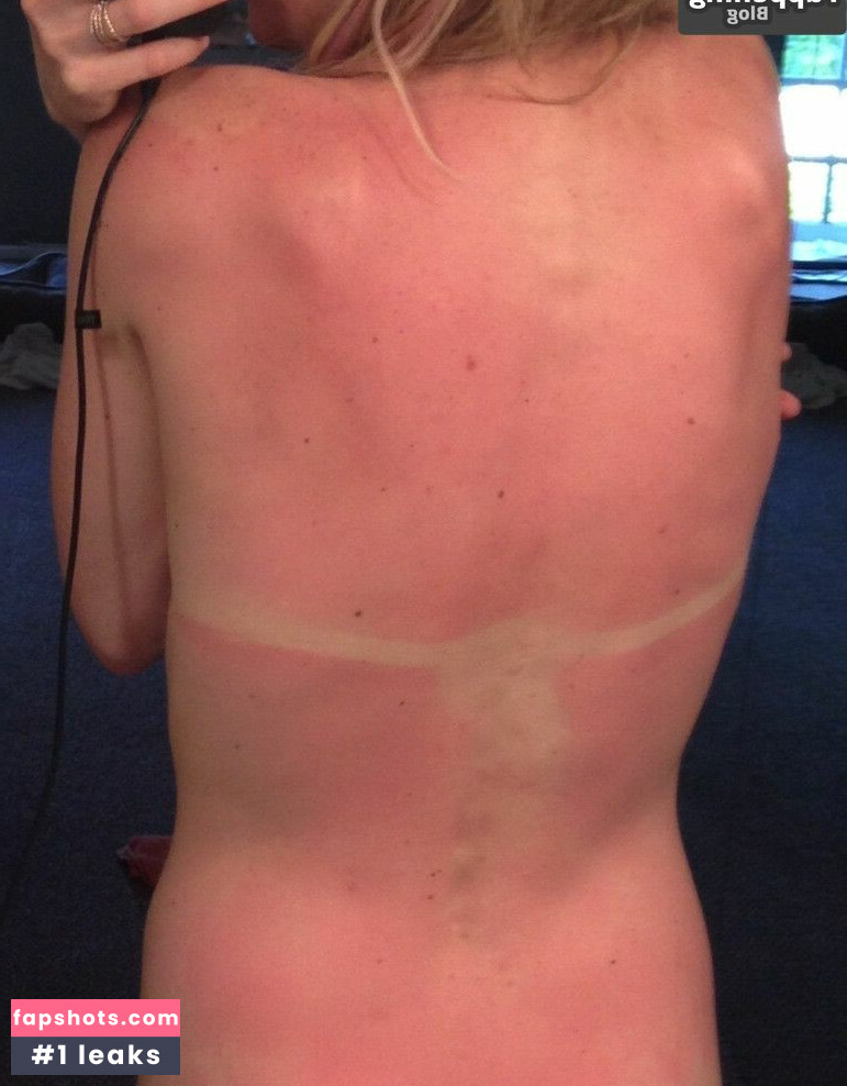 Iliza Shlesinger gallery photo #23