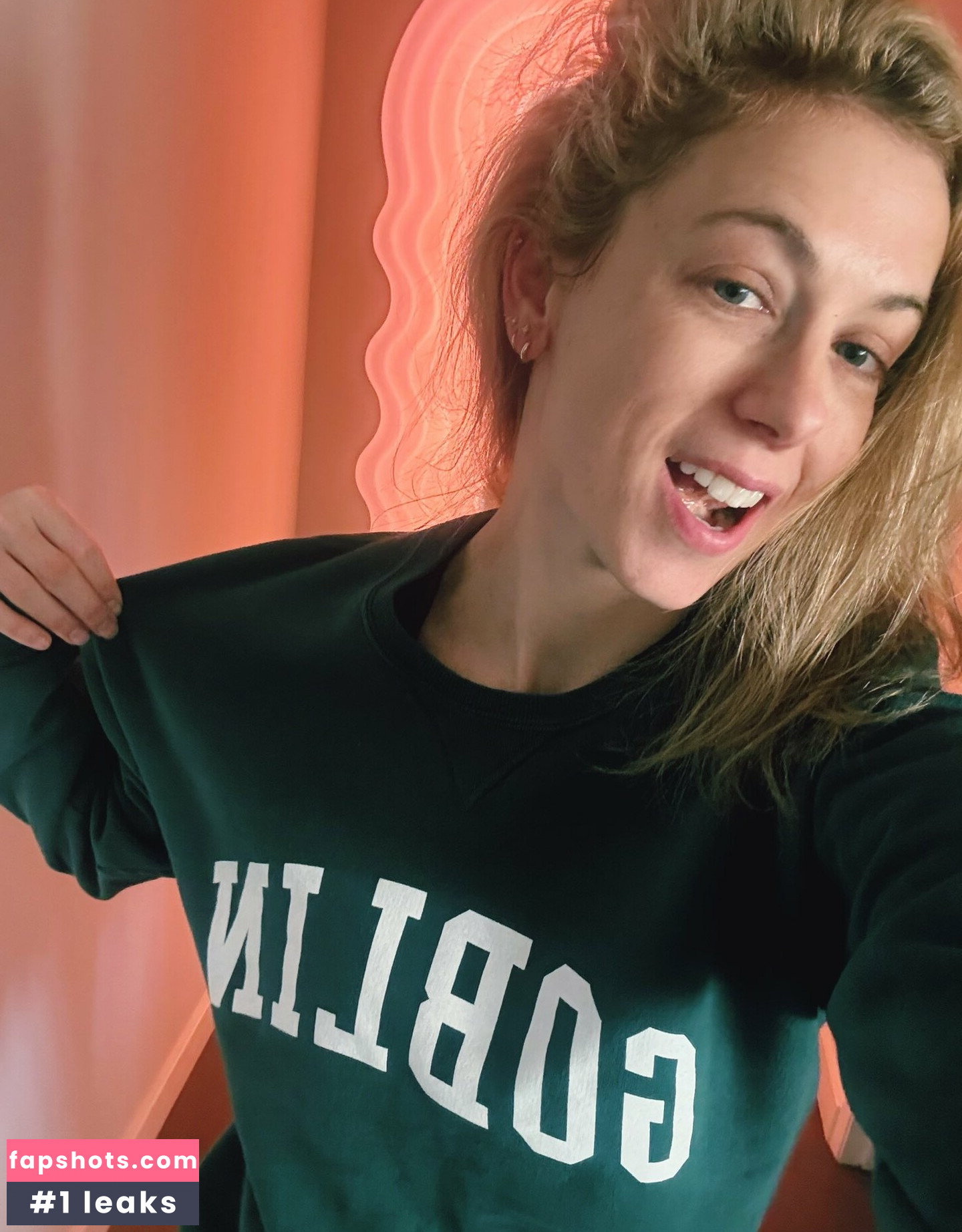 Iliza Shlesinger gallery photo #5