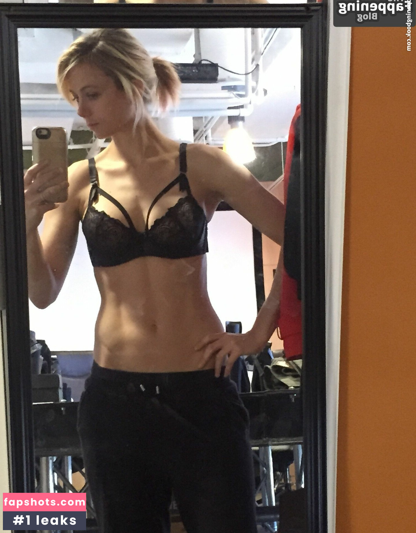 Iliza Shlesinger gallery photo #47