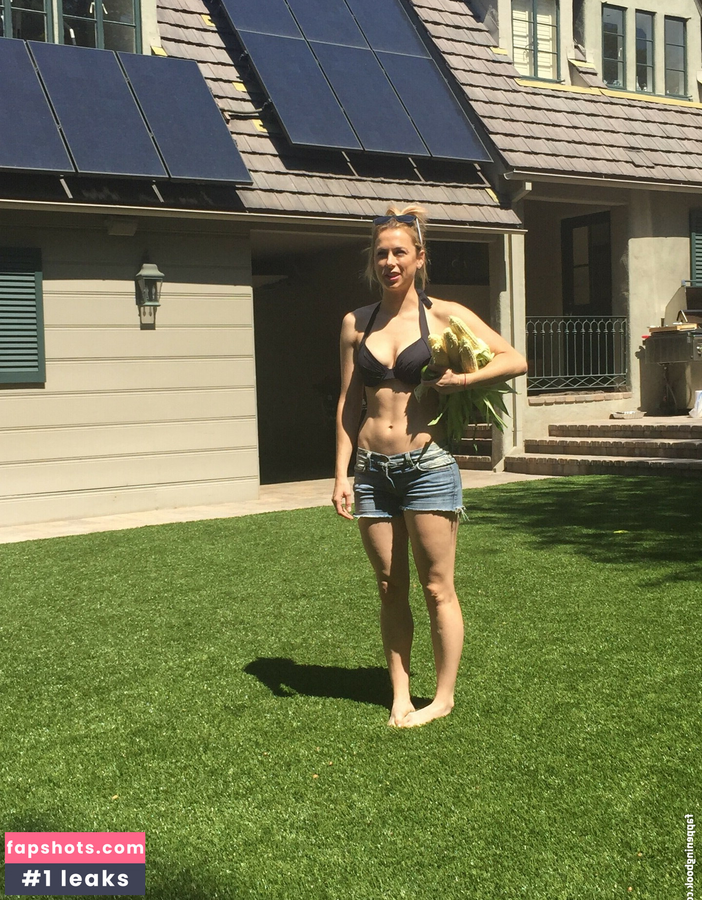 Iliza Shlesinger gallery photo #52