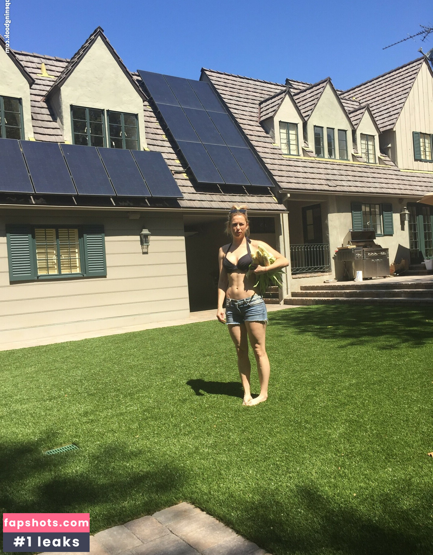 Iliza Shlesinger gallery photo #58