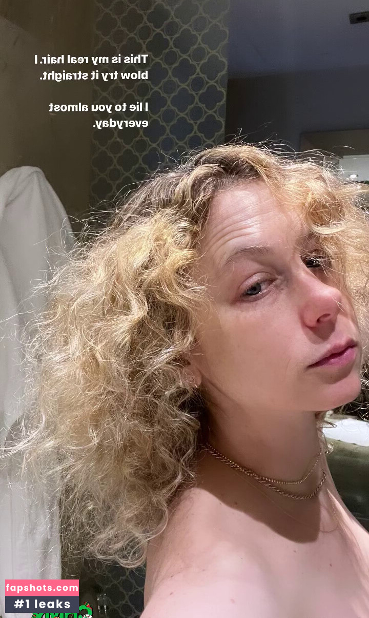 Iliza Shlesinger gallery photo #7