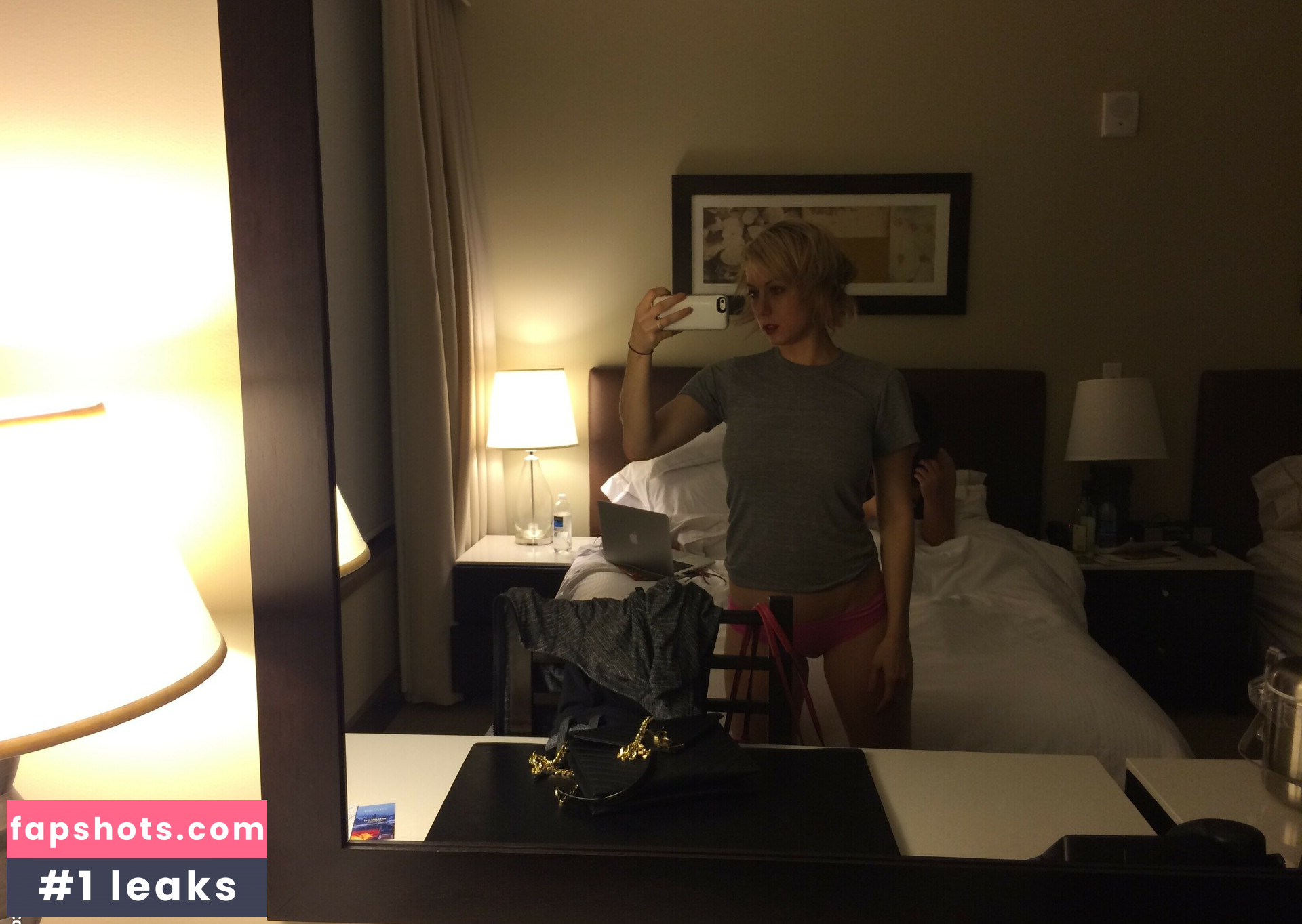 Iliza Shlesinger gallery photo #63