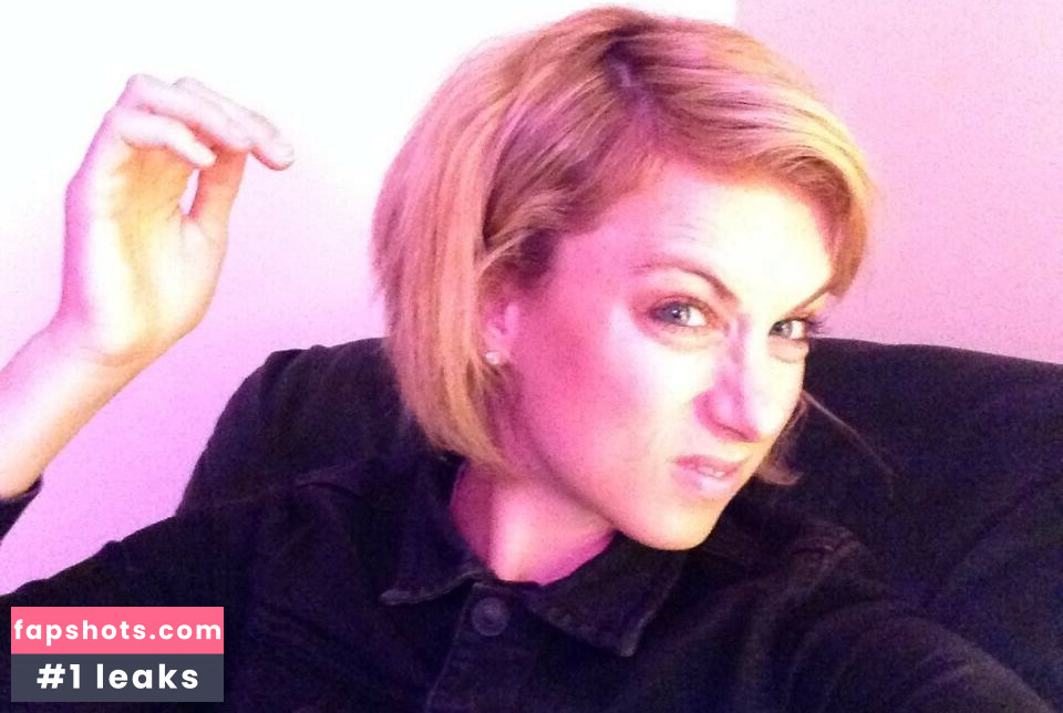 Iliza Shlesinger gallery photo #85