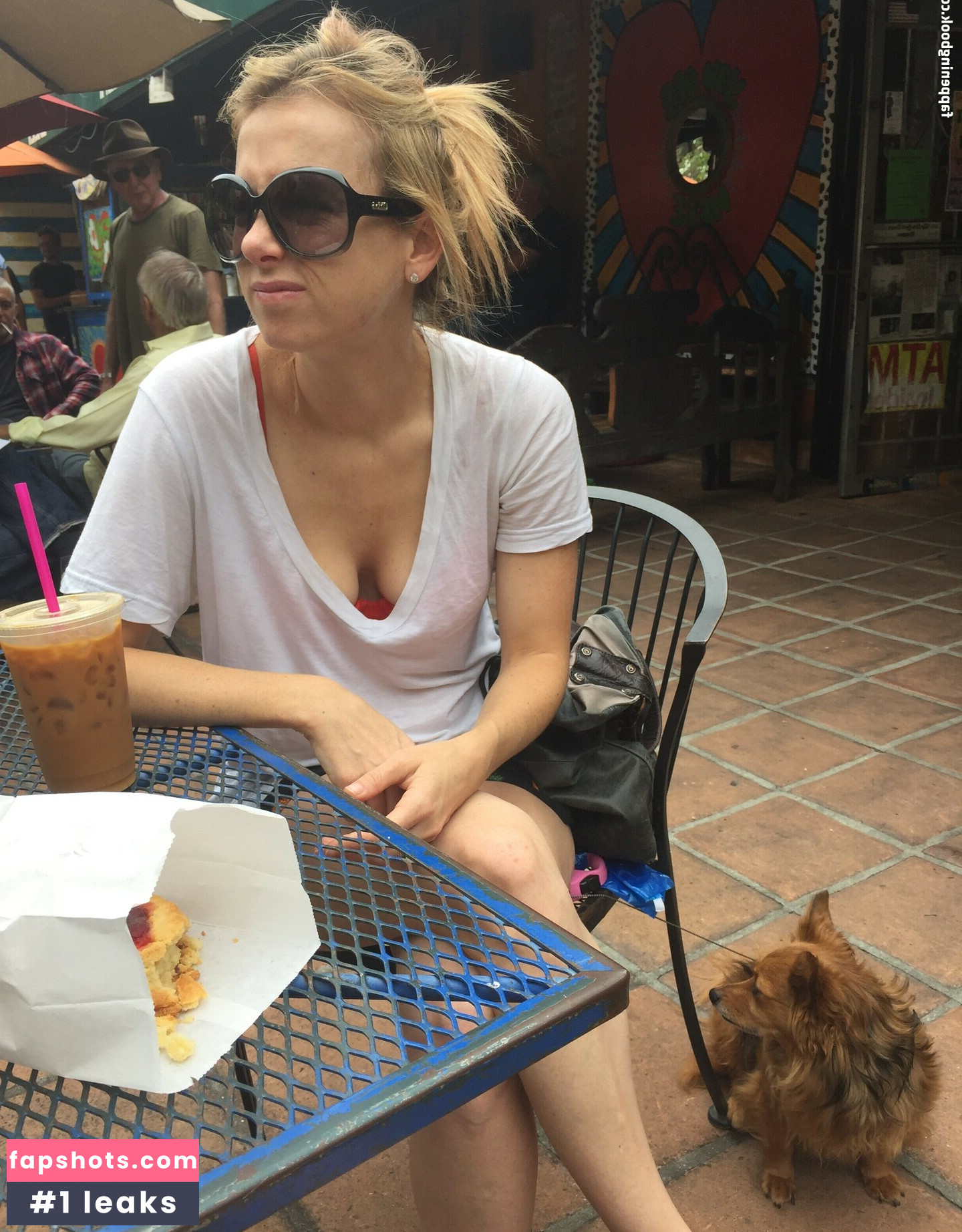 Iliza Shlesinger gallery photo #93