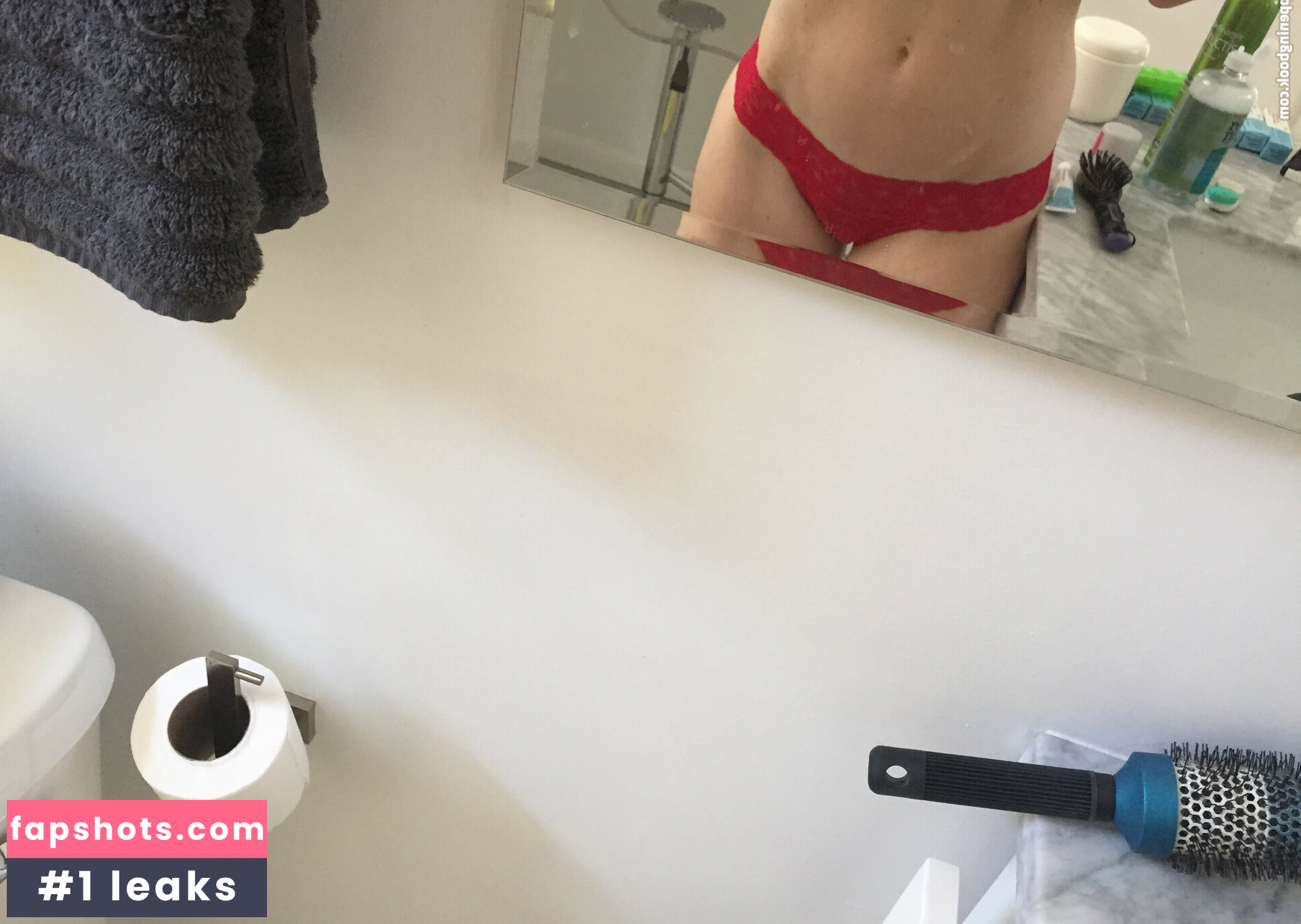 Iliza Shlesinger gallery photo #100