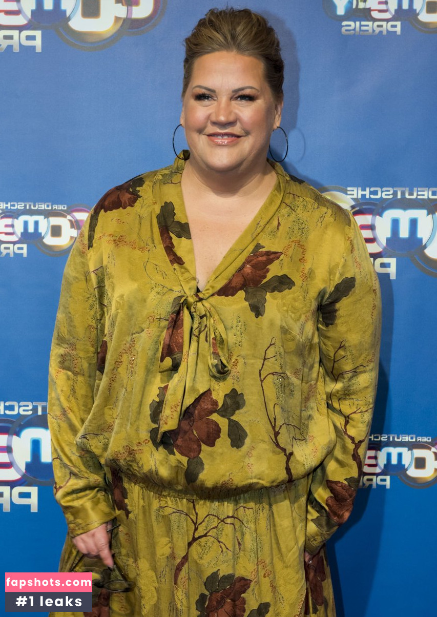 Ilka Bessin gallery photo #3