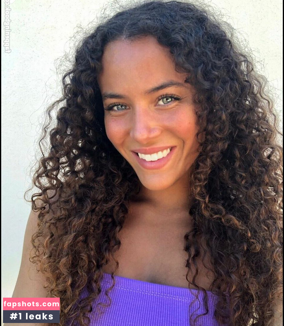 Illana Barry gallery photo #2