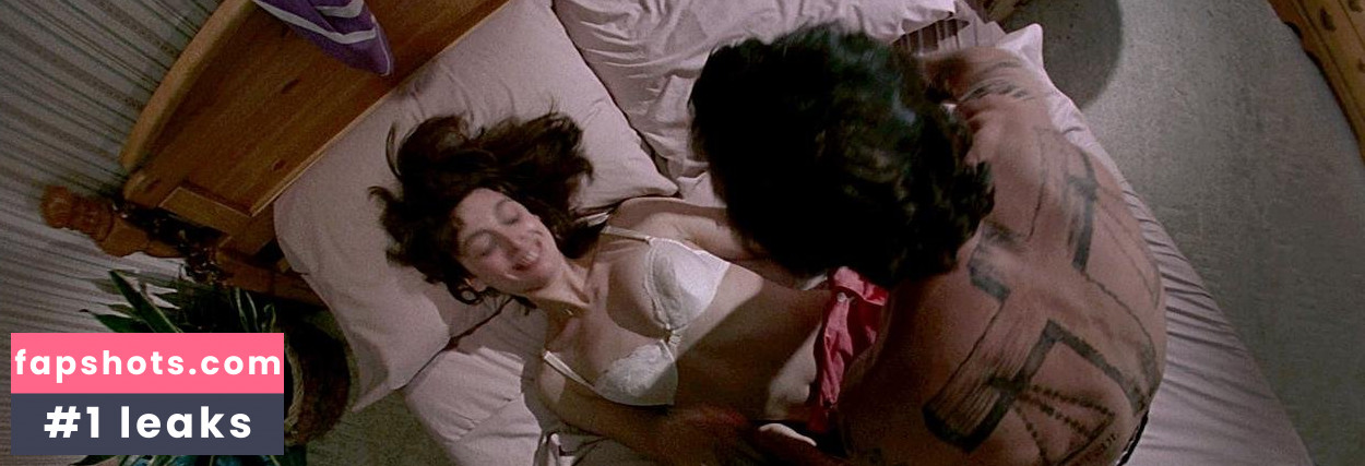 Illeana Douglas gallery photo #15