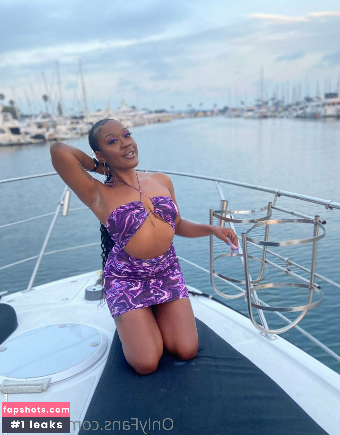 illnanaa gallery photo #13