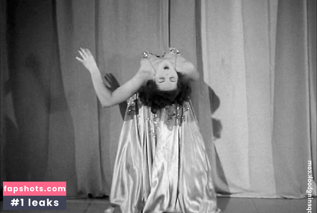 Illona gallery photo #2