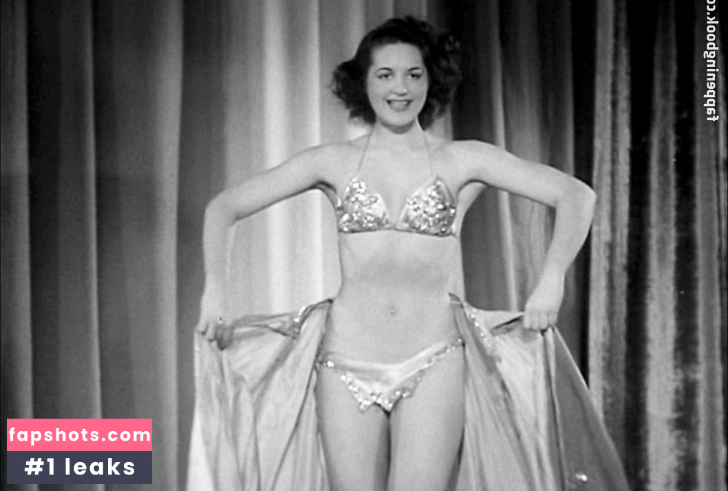 Illona gallery photo #3