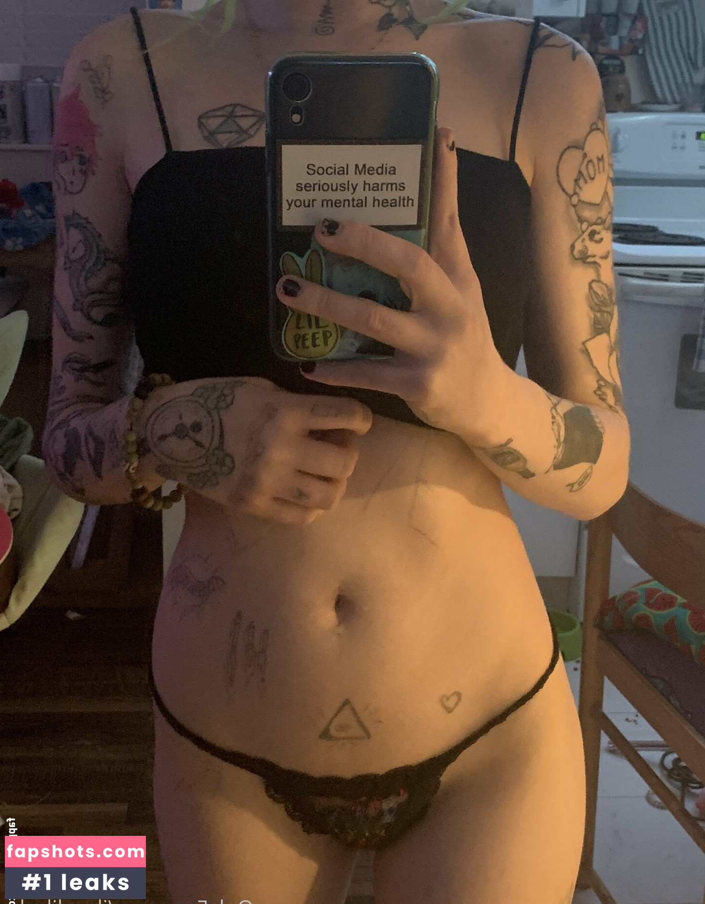 ilovelilsaku gallery photo #4