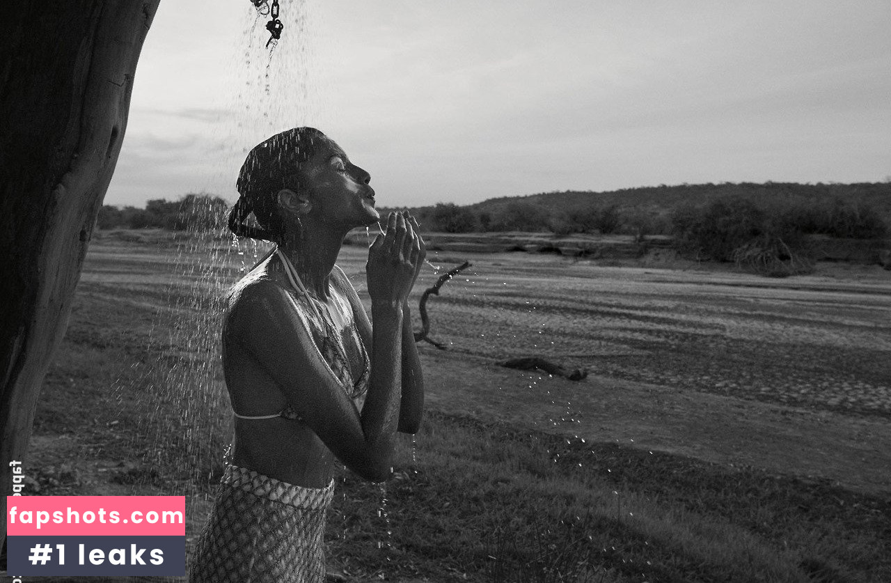 Imaan Hammam gallery photo #81