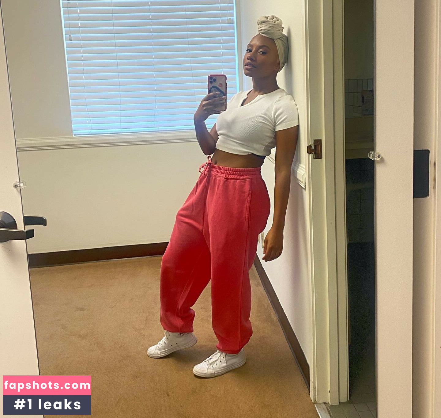 Imani Hakim Filtración Desnuda OnlyFans Foto #12 - Fapshots