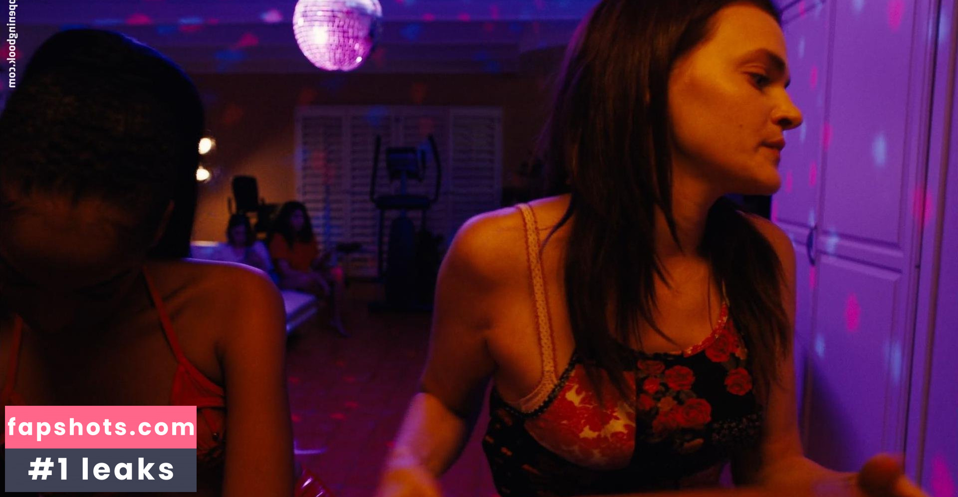 Imani Hakim gallery photo #18