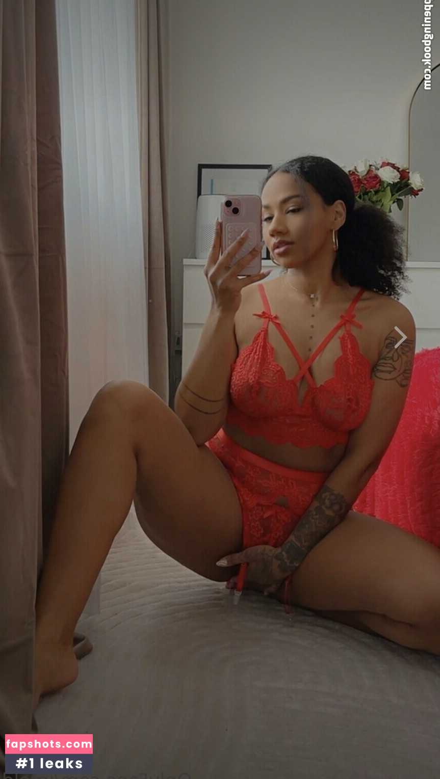 Imelda Ohh gallery photo #9