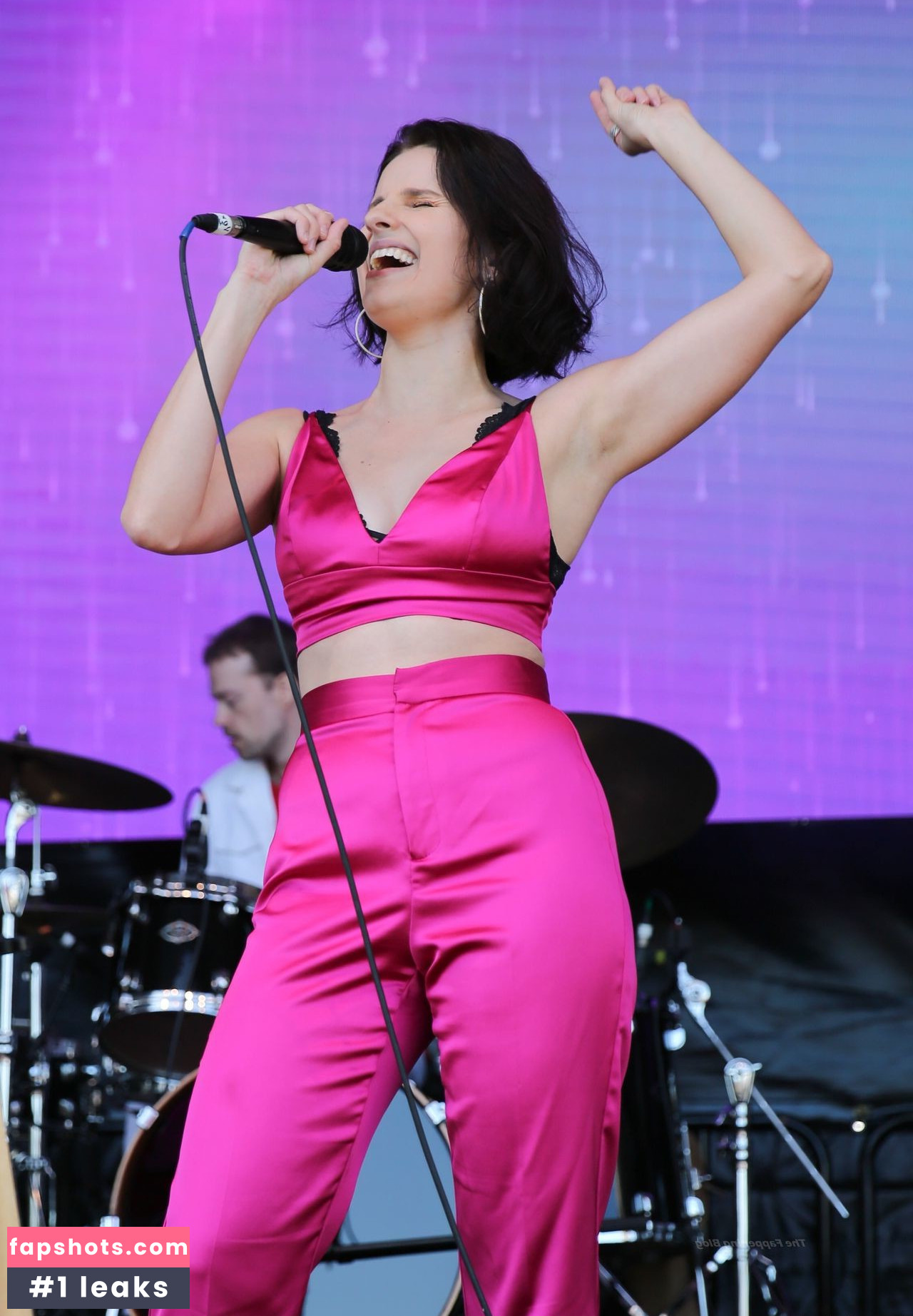 Imogen Clark gallery photo #16