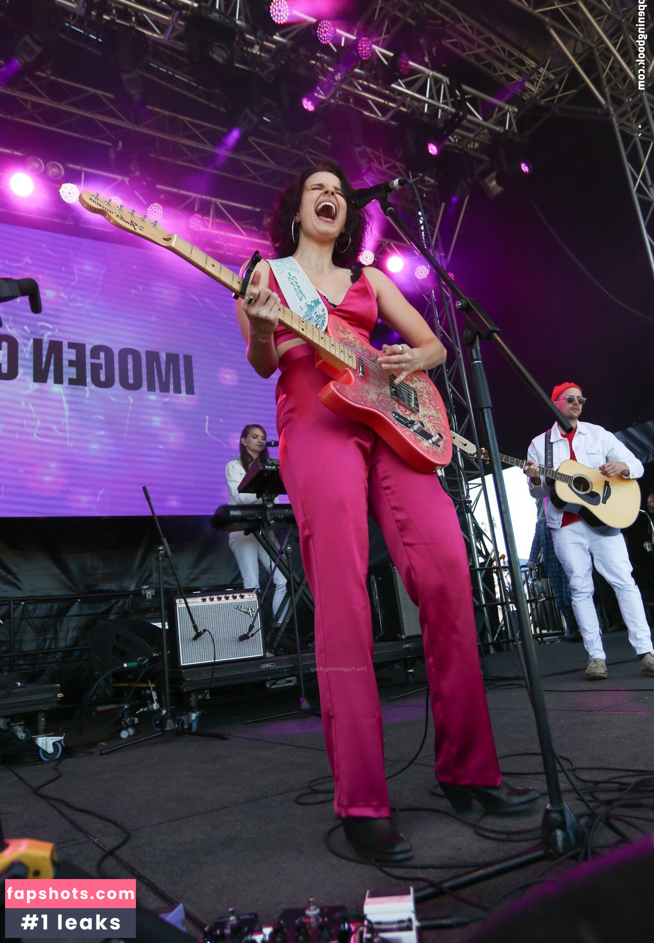 Imogen Clark gallery photo #6