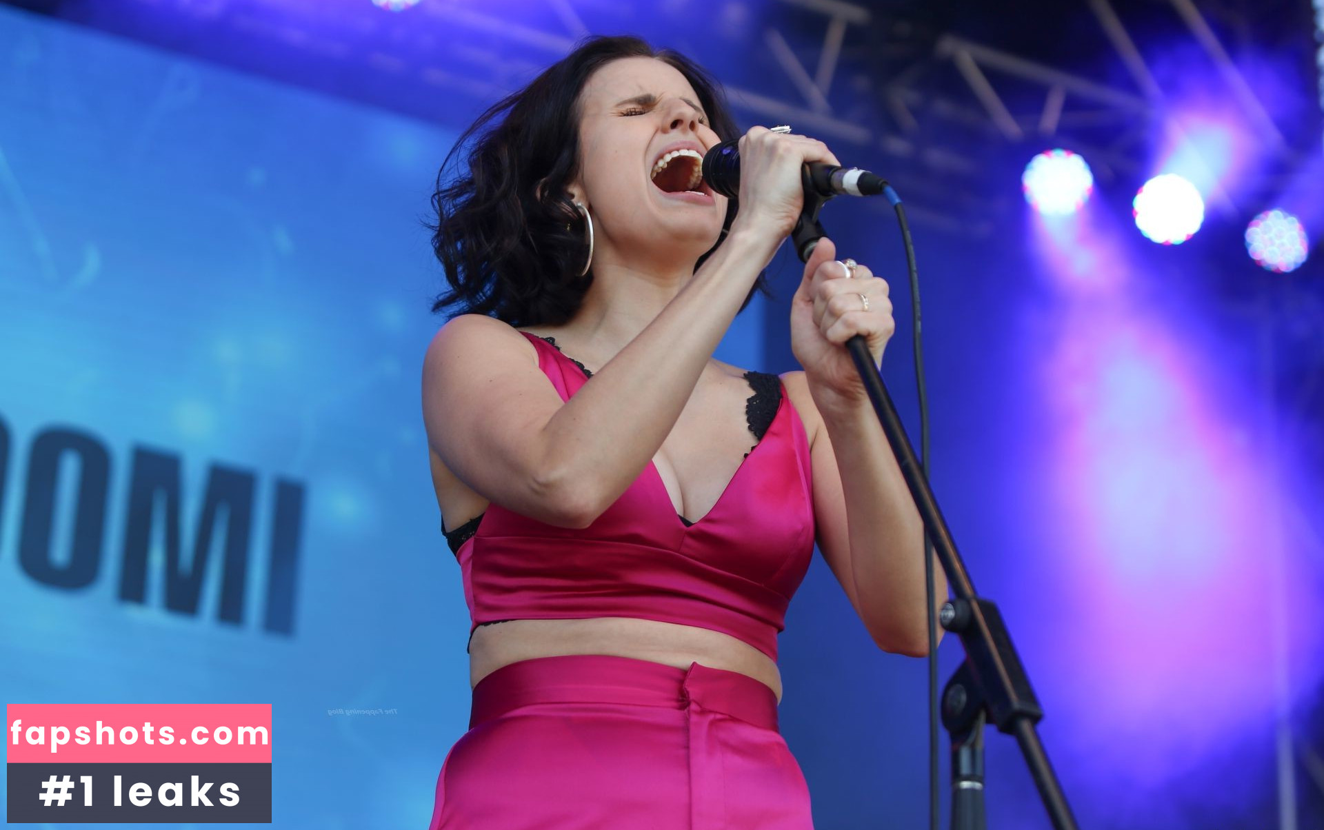 Imogen Clark gallery photo #10