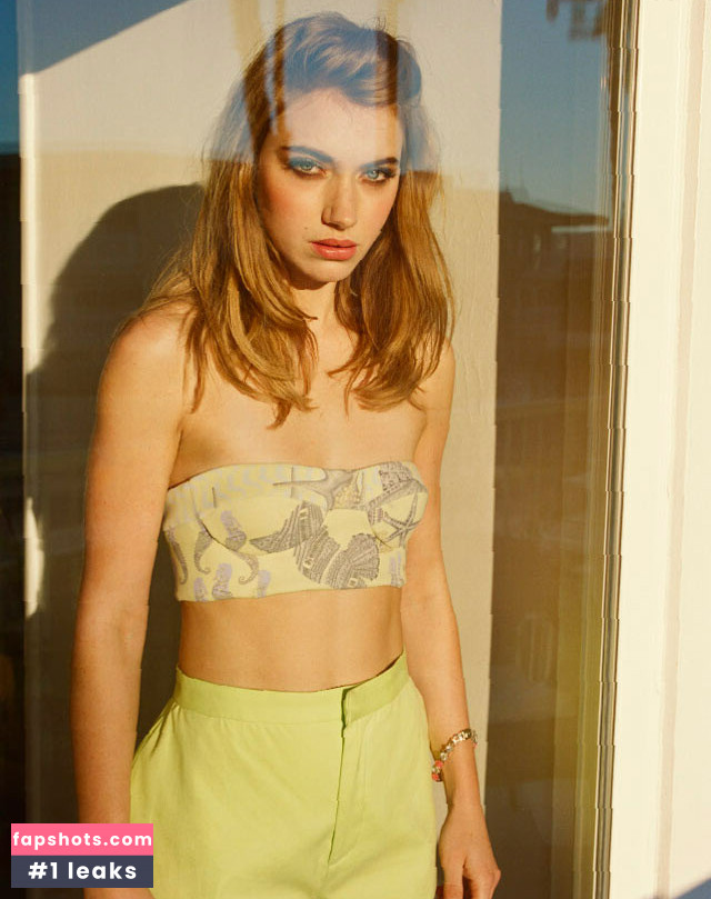 Imogen Poots Filtración Desnuda OnlyFans Foto #11 - Fapshots