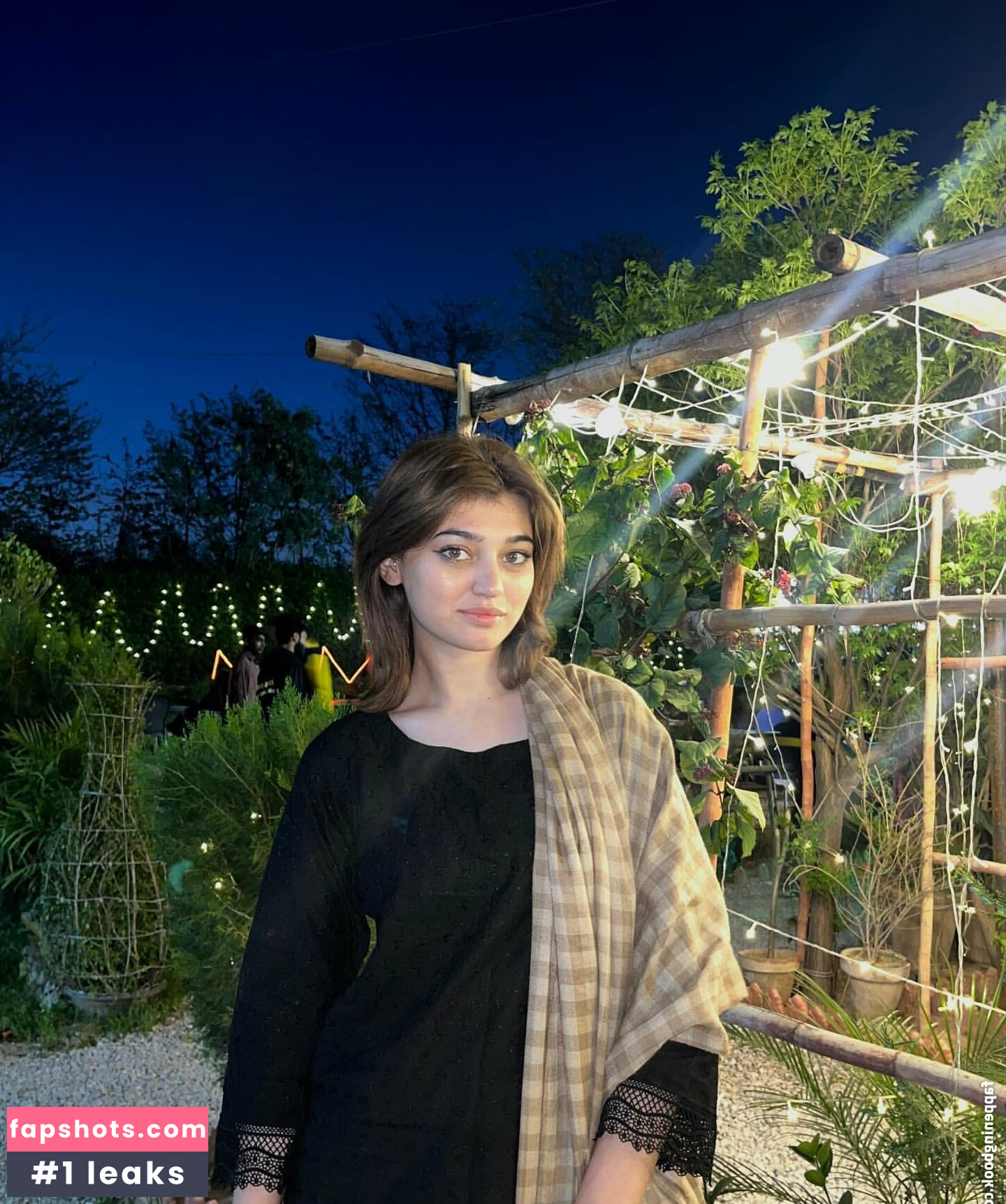 Imsha Rehman gallery photo #7