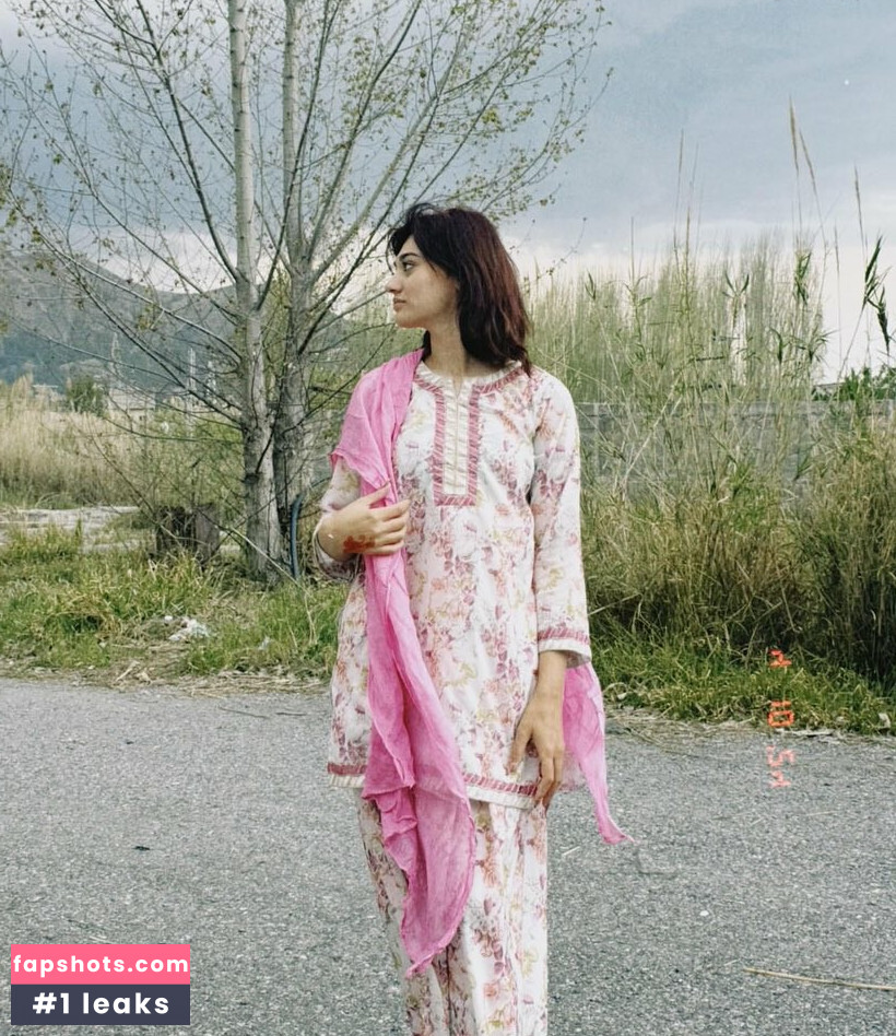 Imsha Rehman gallery photo #9