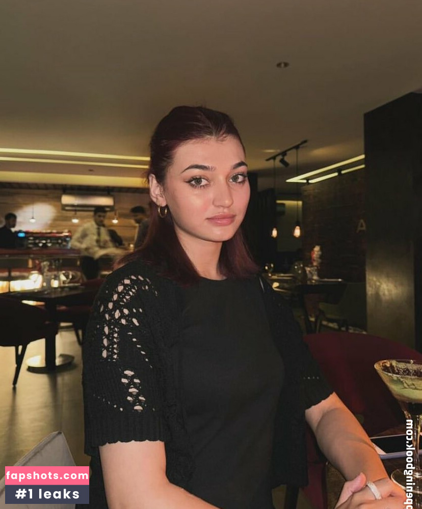 Imsha Rehman gallery photo #10