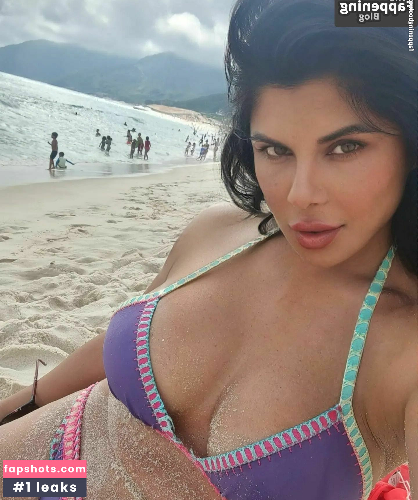 Indira Weis gallery photo #32