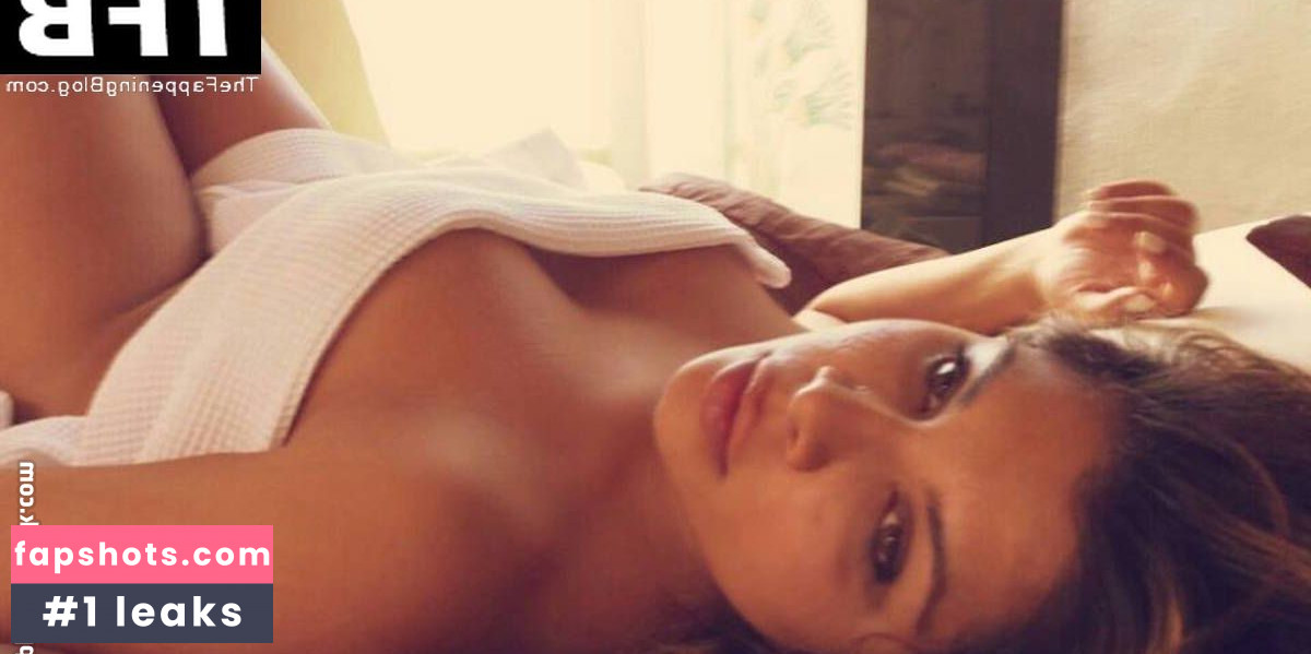 Indira Weis gallery photo #44