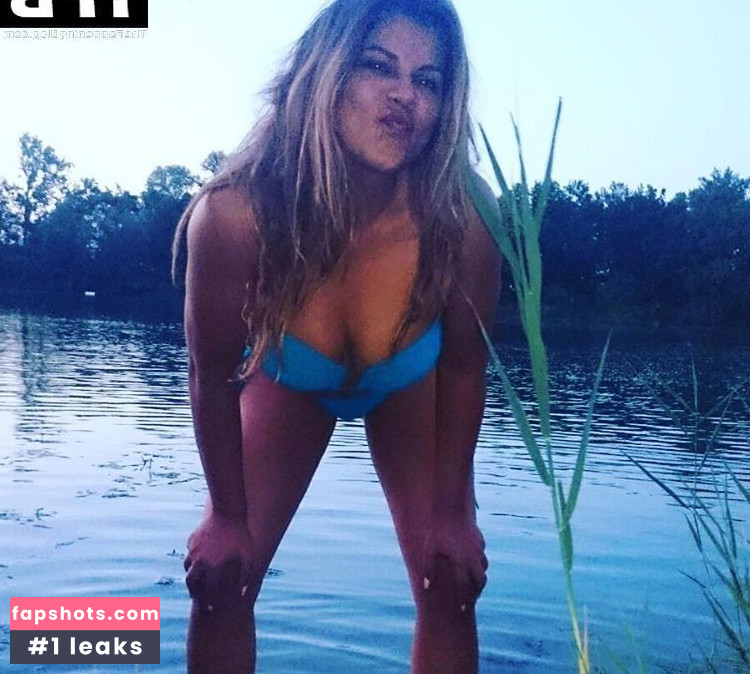 Indira Weis gallery photo #47