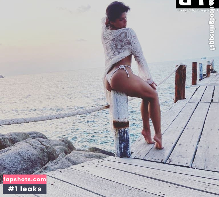 Indira Weis gallery photo #51