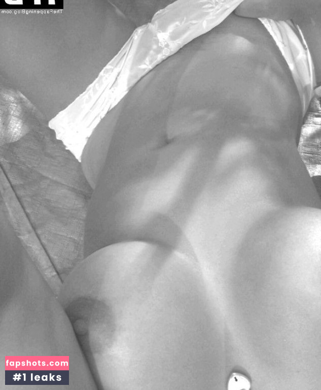 Indira Weis gallery photo #56