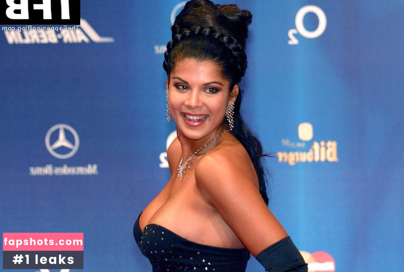 Indira Weis gallery photo #62