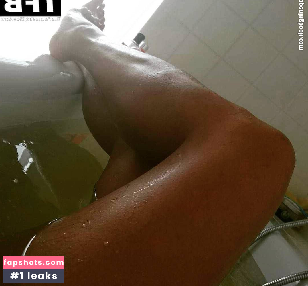 Indira Weis gallery photo #75