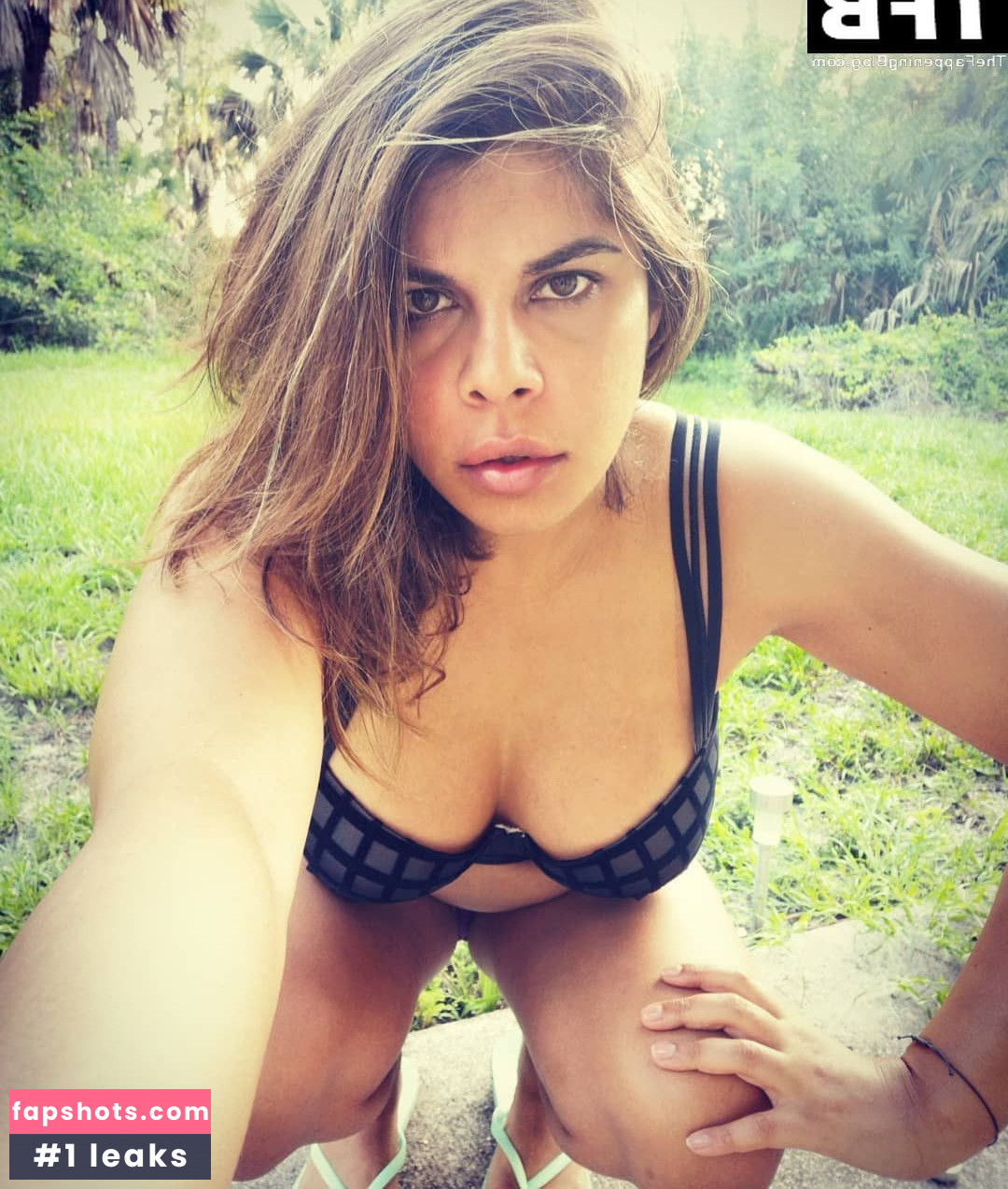 Indira Weis gallery photo #96