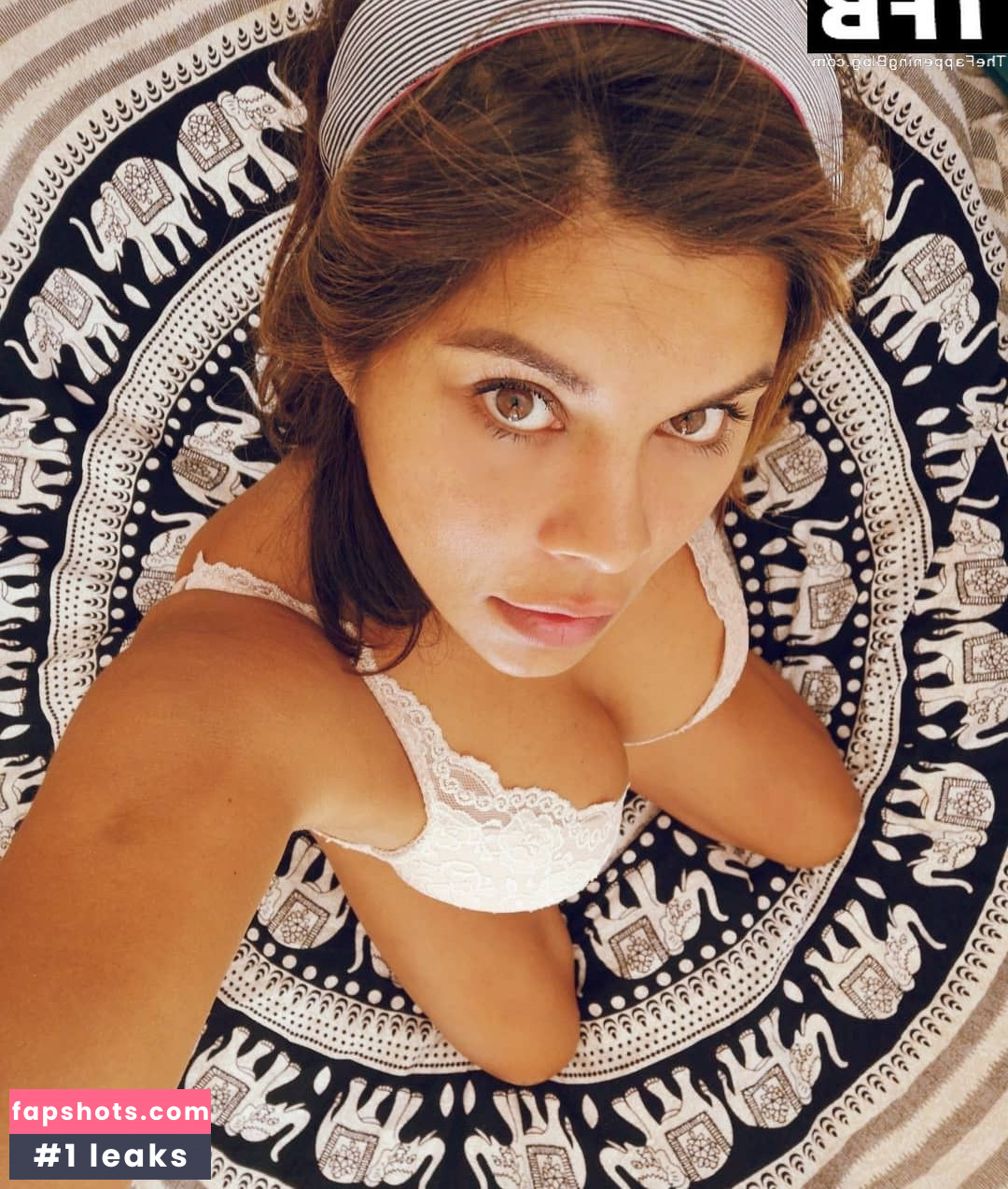 Indira Weis gallery photo #97