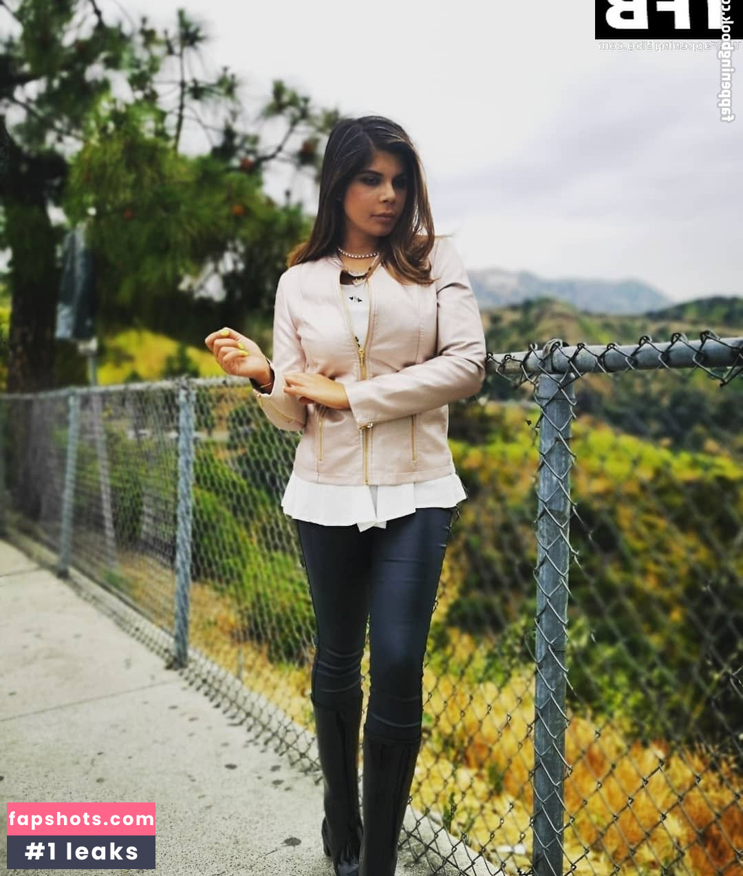 Indira Weis gallery photo #98