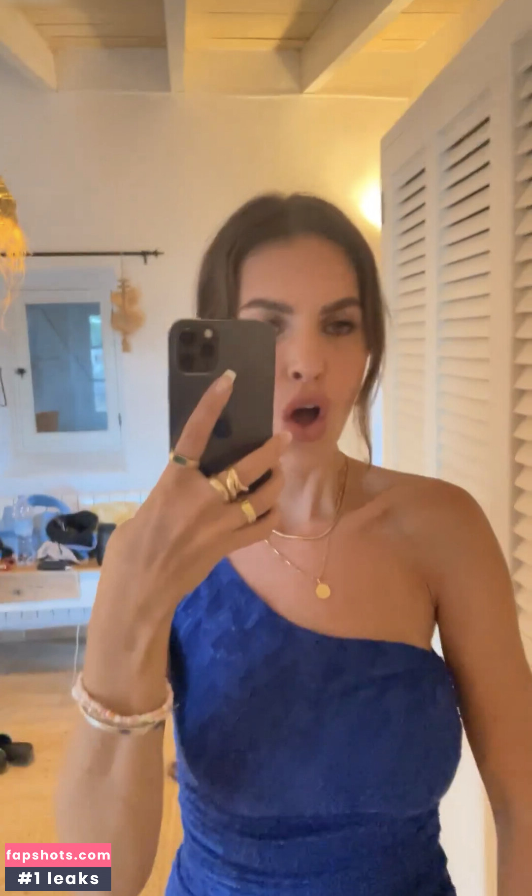 Ines Anioli gallery photo #10