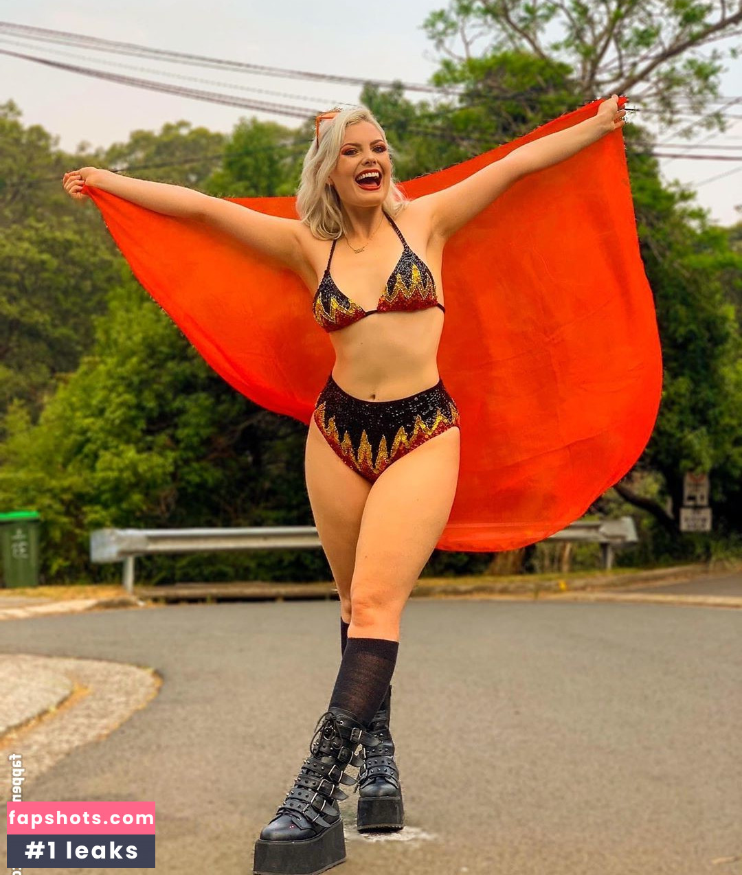 Infamousbylaura gallery photo #3